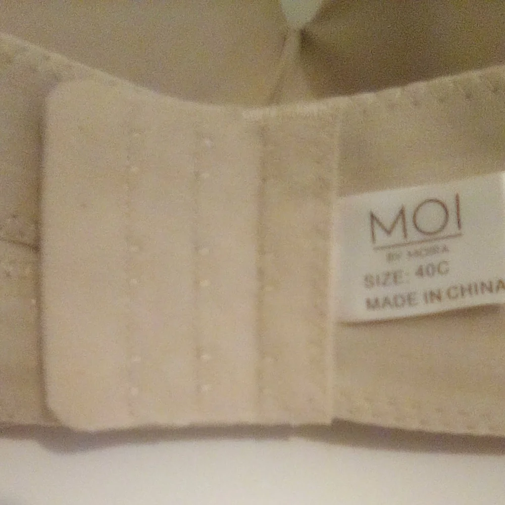 Moi By Moira Beige Convertible Bra Size 40C